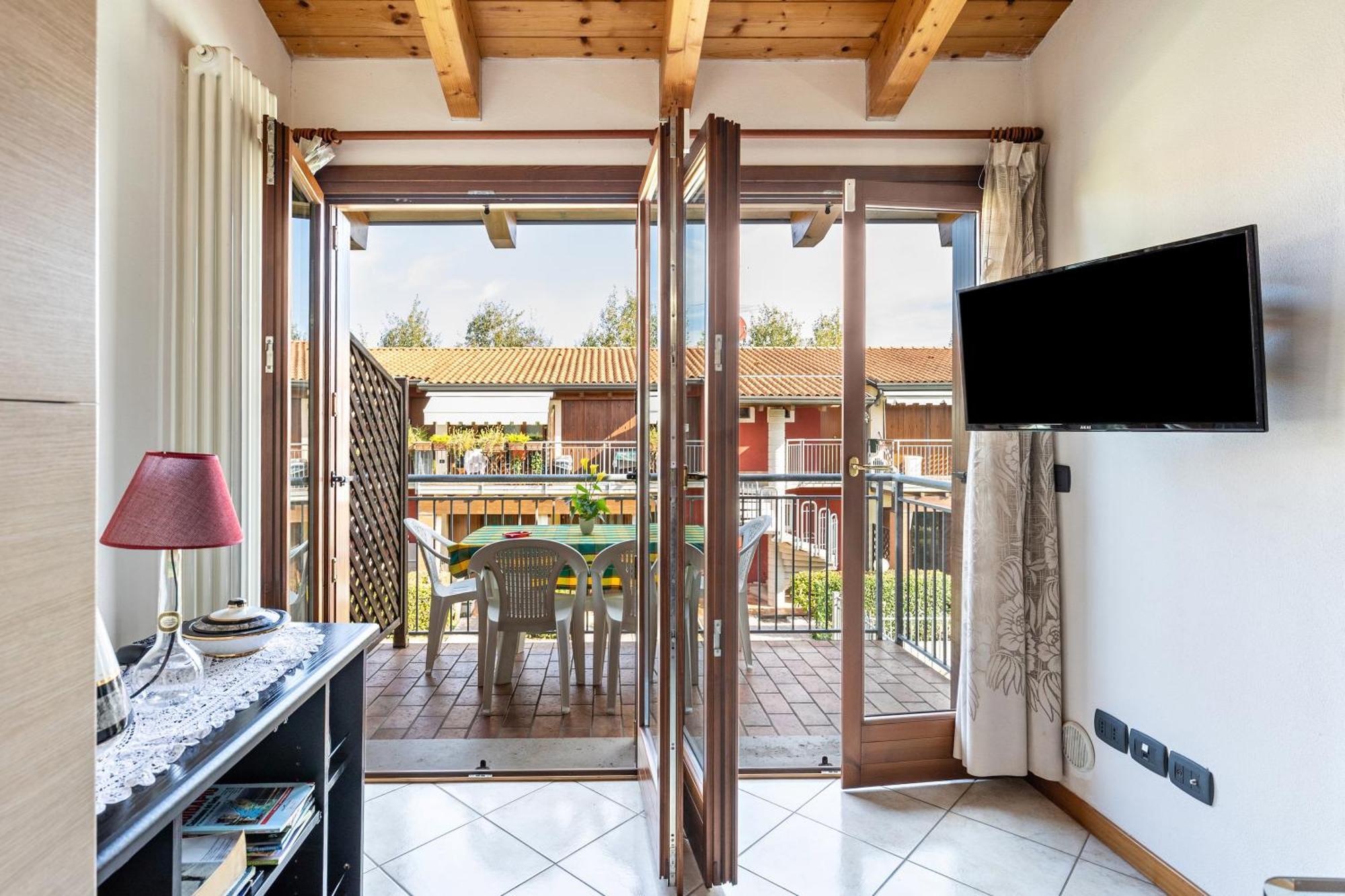 Residence La Corte Near Gardaland Кастельнуово-дель-Гарда Экстерьер фото